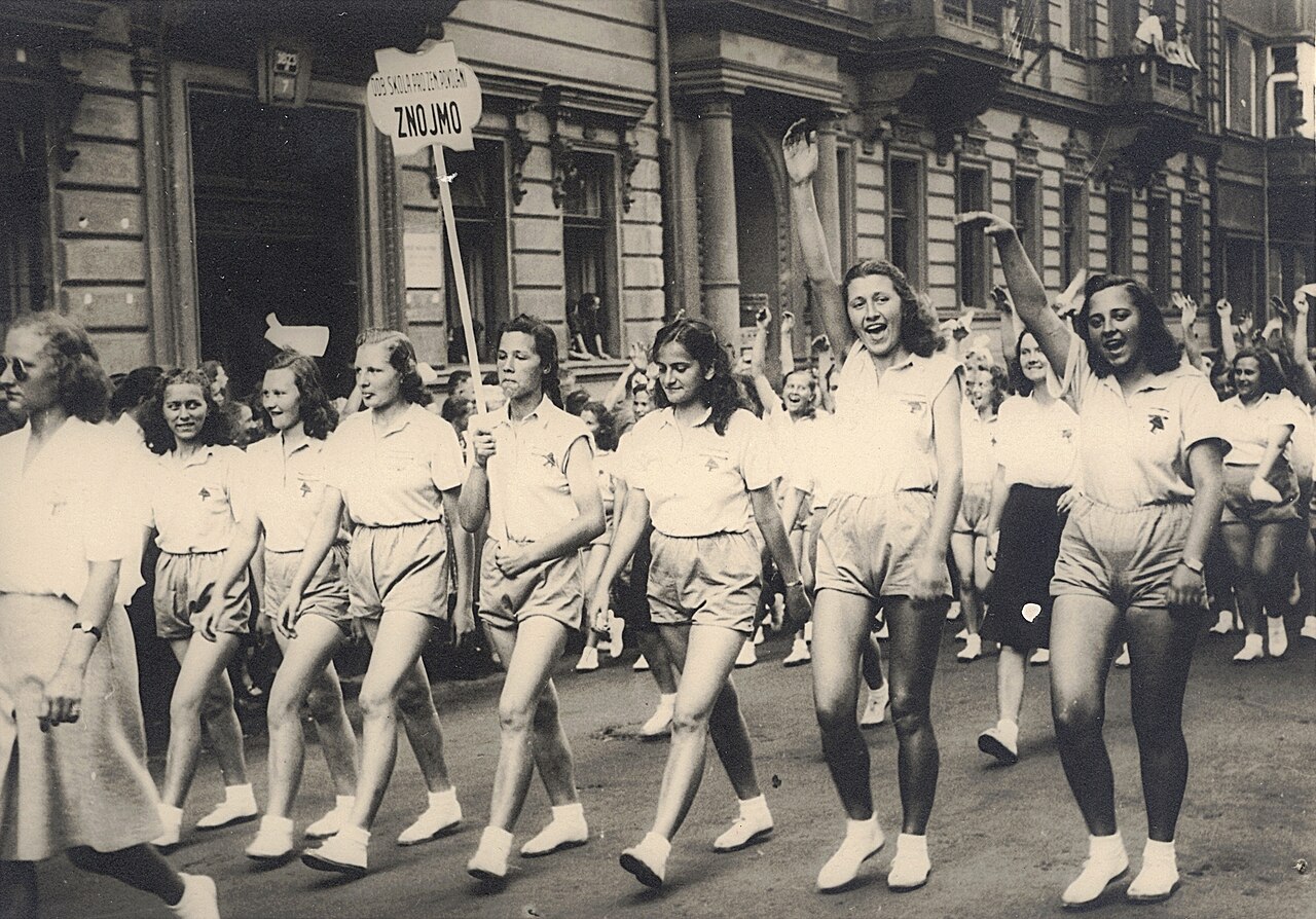 Архивная фотография фестивального движения